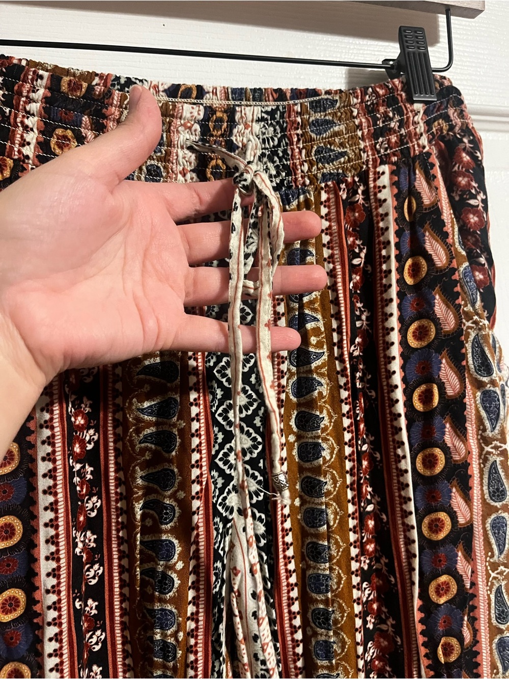 American Eagle Outfitters | Multicolor Tribal-Print Joggers - Sz Small - Picture 3 of 9